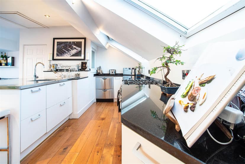 3A Western Terrace - Image 16