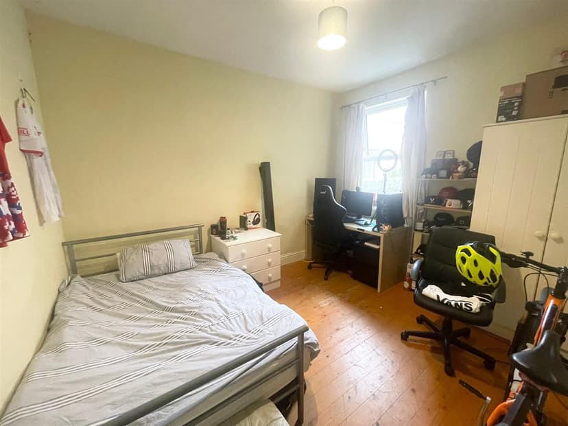 4 Kimbolton Avenue - Image 4