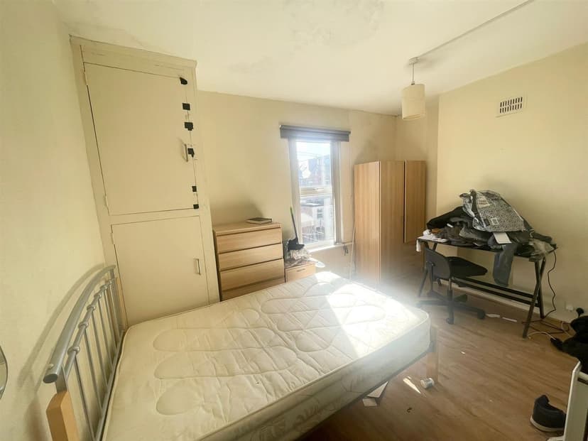 45 Beeston Road - Image 11