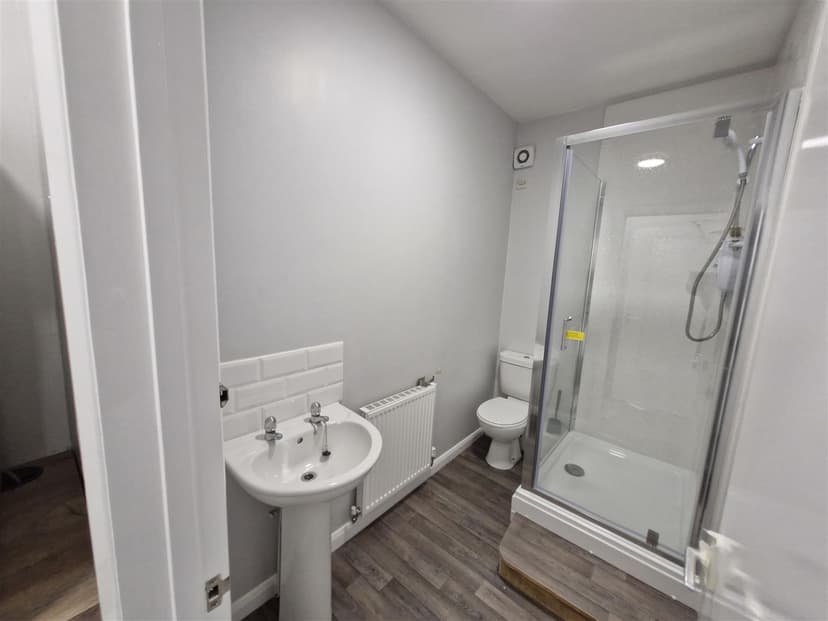 Flat 1 Bath Inn Robin Hood Street - Image 8