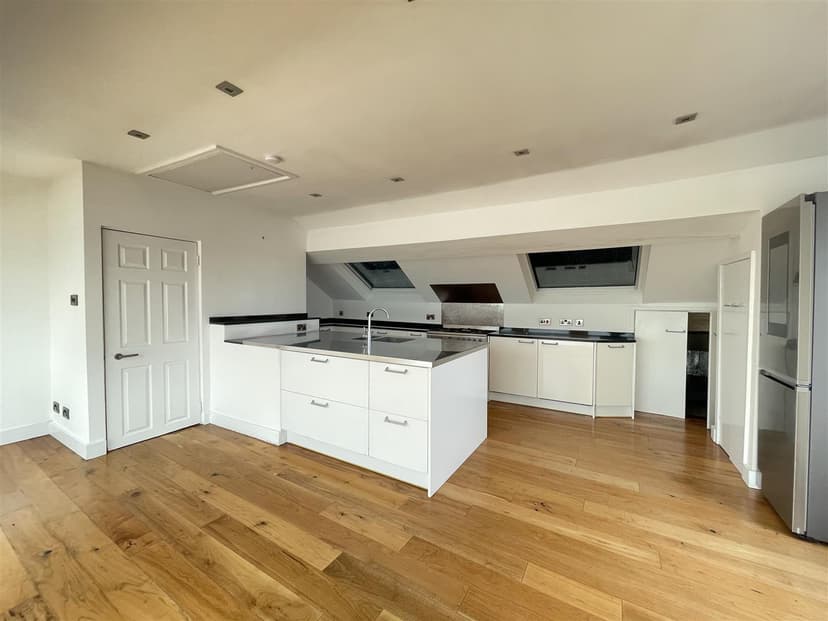 3A Western Terrace - Image 5