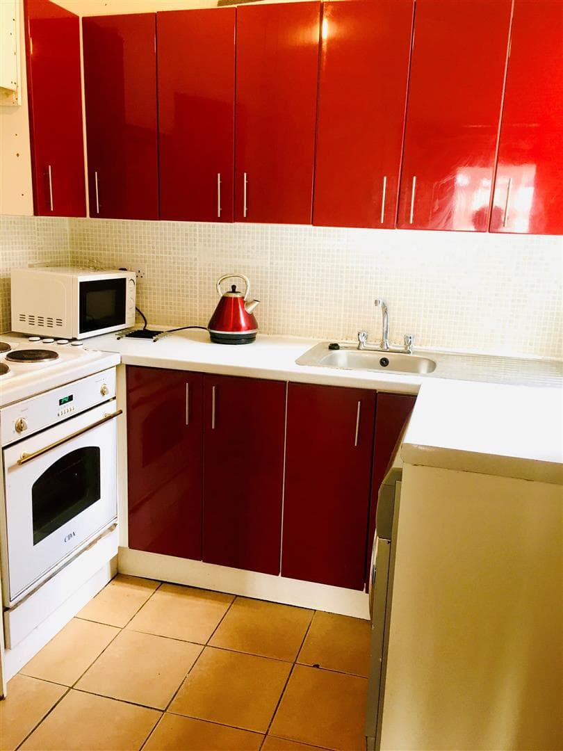 Flat 1 10 Albert Road - Image 1