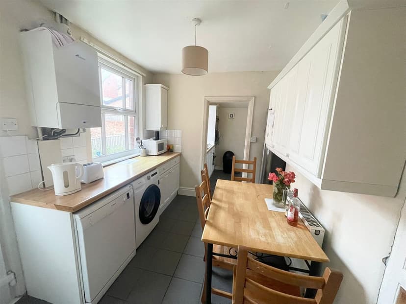 11 Gregory Avenue - Image 2