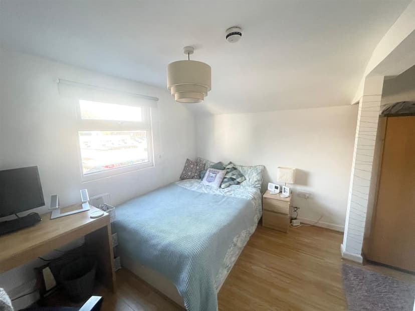 3 Frederick Grove - Image 5