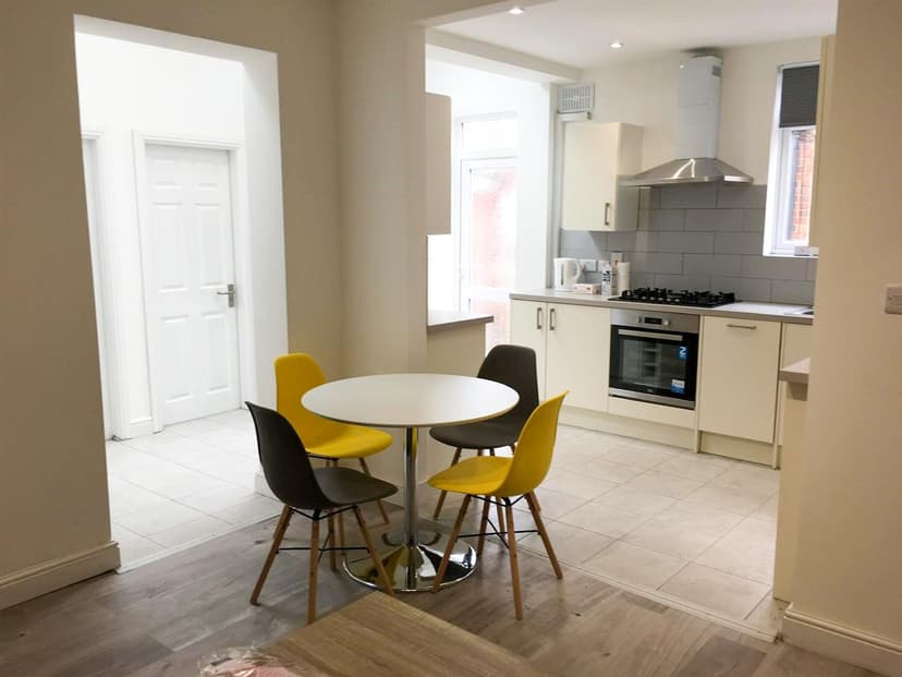 OLD 148 Queens Road East - Image 2