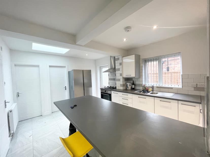 34 Coventry Road - Image 5