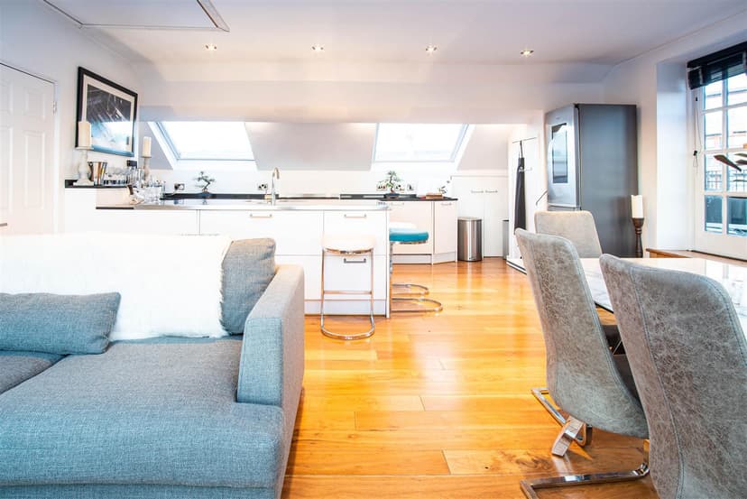 3A Western Terrace - Image 15