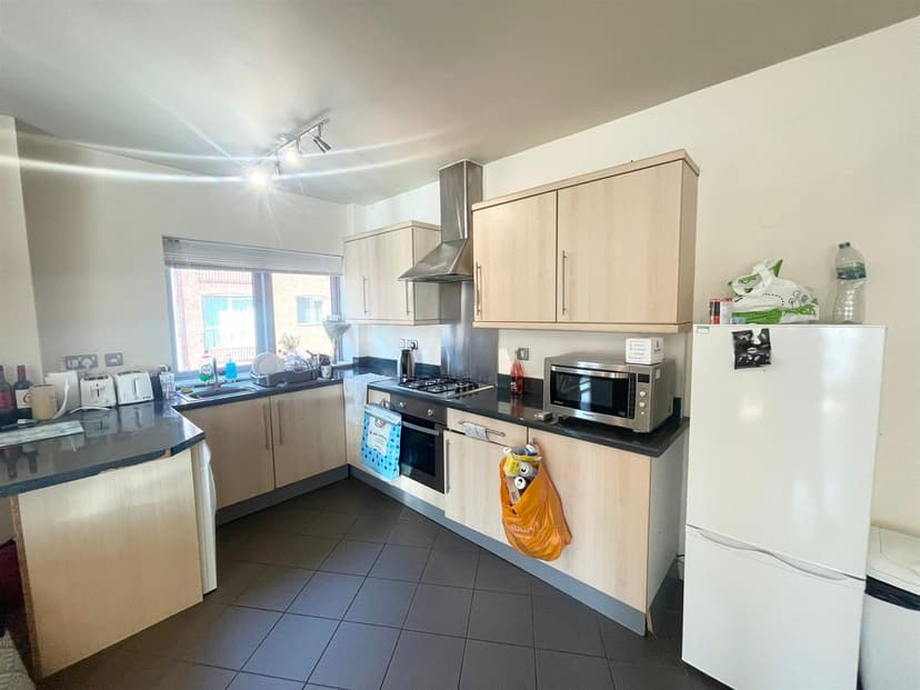 27 Portland Square - Image 1