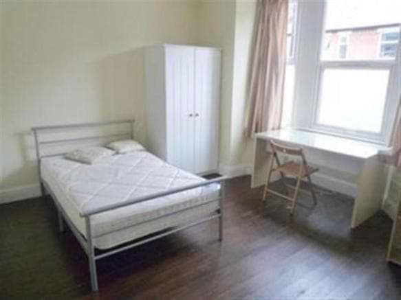 18 Bute Avenue - Image 4