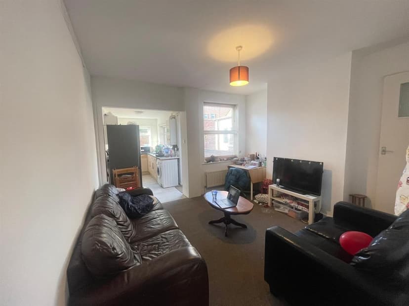 21 Midland Avenue - Image 8