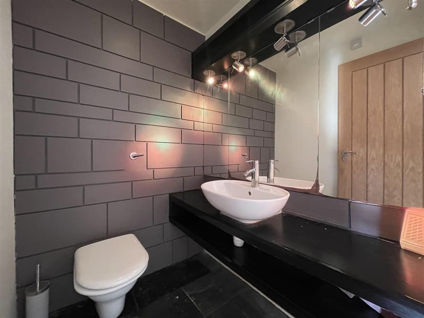 25 Park Wharf Haslam Street - Image 7