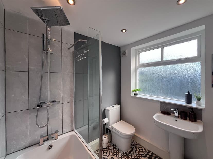 Flat 1, 59 Crosby Road - Image 12