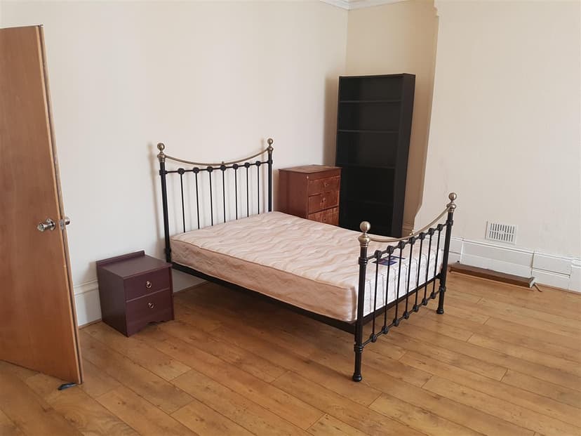 53 Burford Road - Image 4