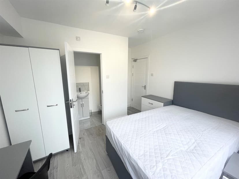 34 Coventry Road - Image 6