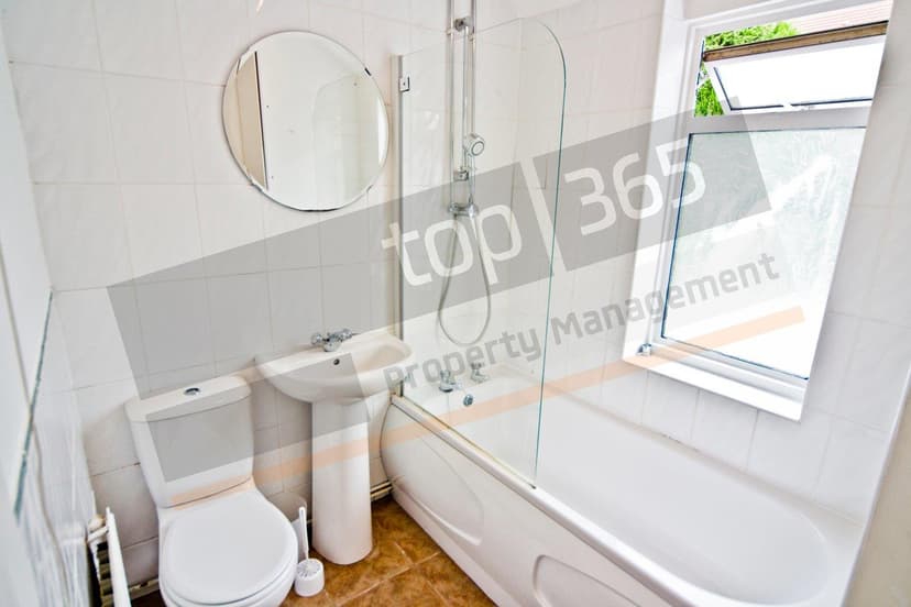 5 Welby Avenue - Image 4