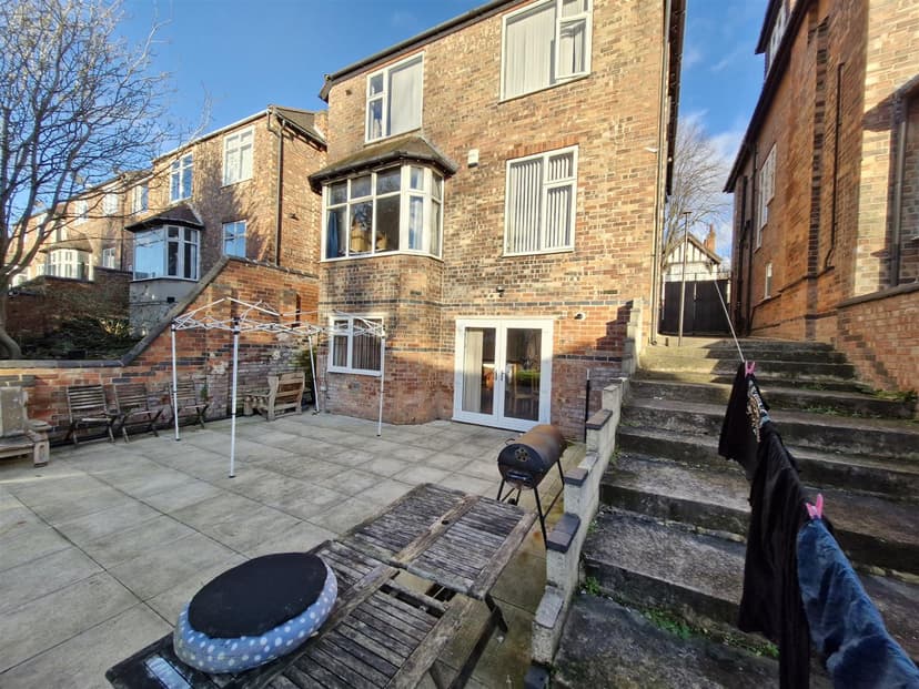 24 Rolleston Drive - Image 3