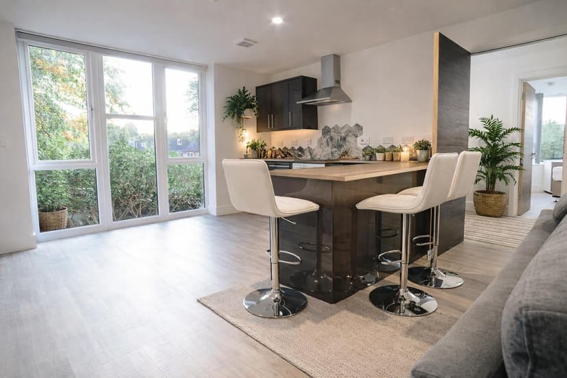 Maid Marian, 1 Queens Road East - Image 5