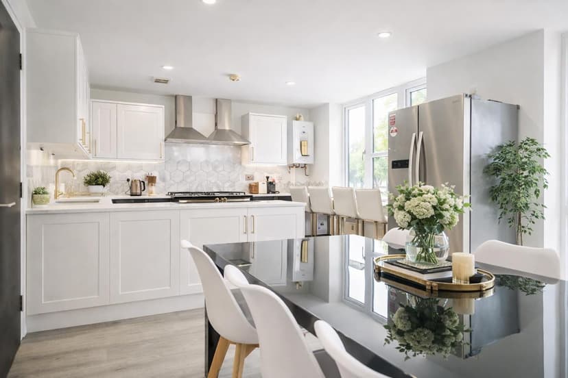 The Cave,, 1 Queens Road East - Image 3