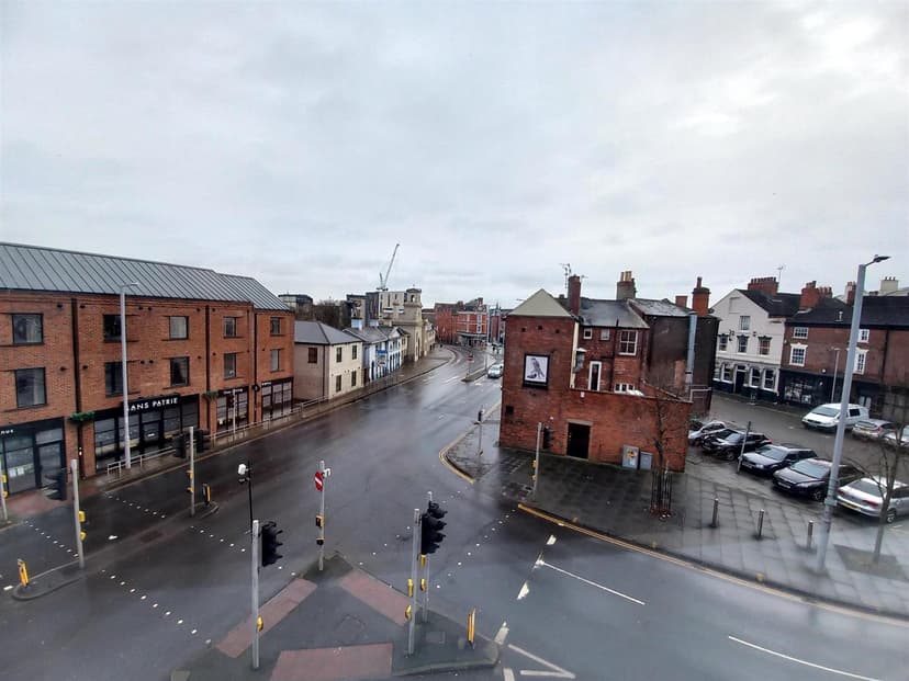 Flat 1 Croft House - Image 2