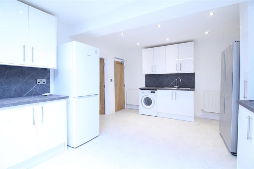 49 Fletcher Road - Image 4