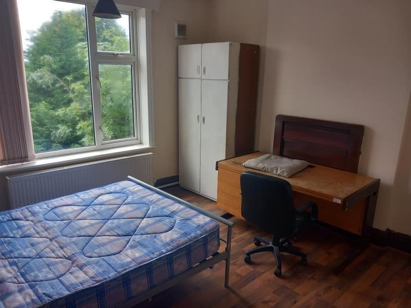 24 Rolleston Drive - Image 11