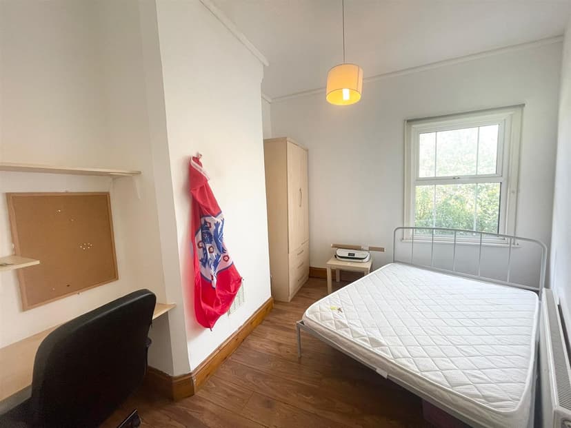 Flat 4 26 Annesley Grove - Image 4