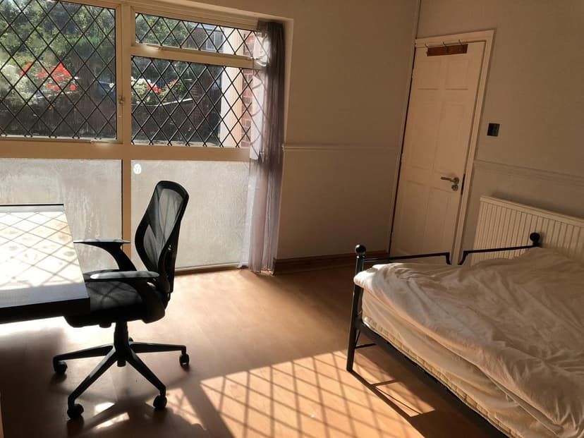 17 Arnesby Road - Image 9