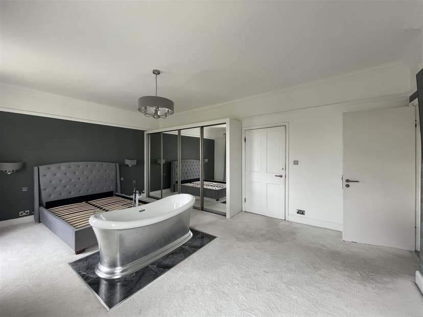 3A Western Terrace - Image 2