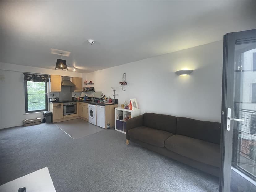 40 Park West - Image 3