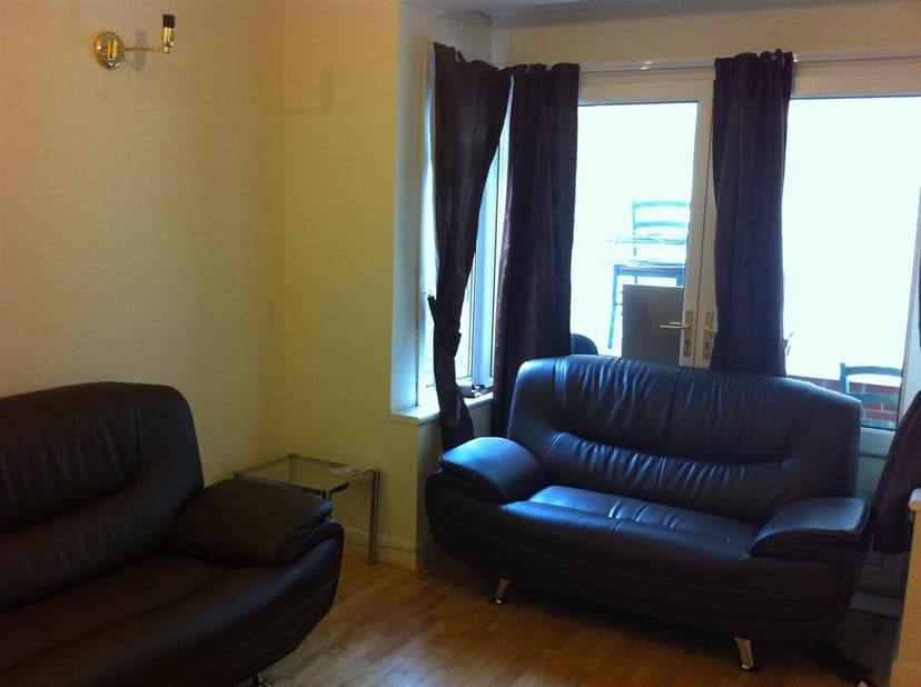 91 Beeston Road - Image 4