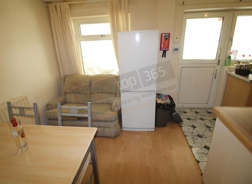 2 Swenson Avenue - Image 2