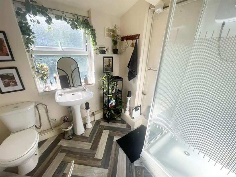 1 Church Avenue - Image 5