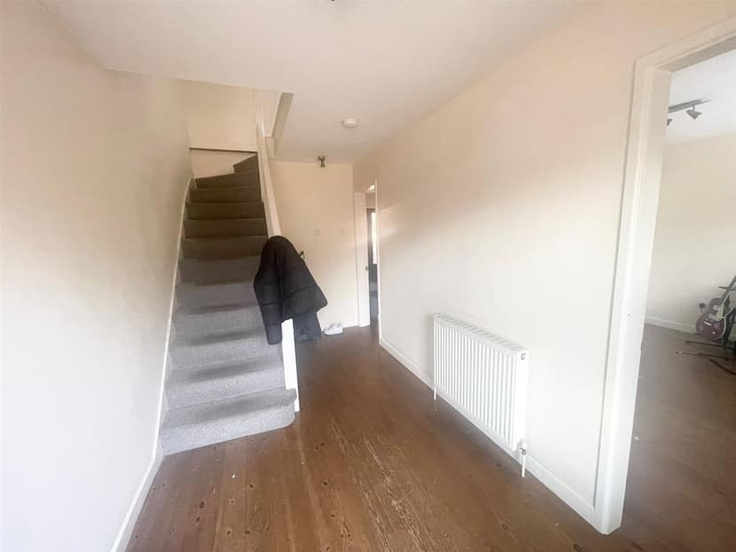 7 Yeomans Court Clumber Road West - Image 5