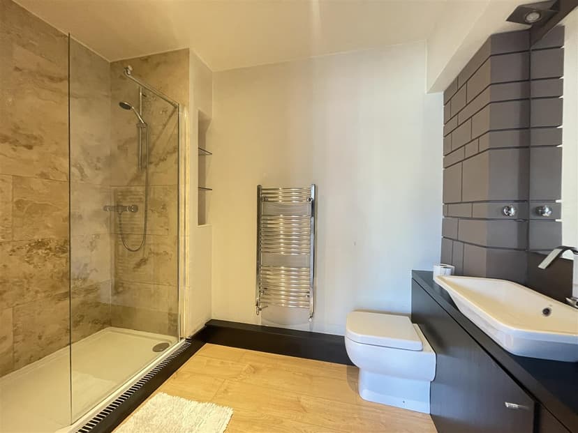 25 Park Wharf Haslam Street - Image 14