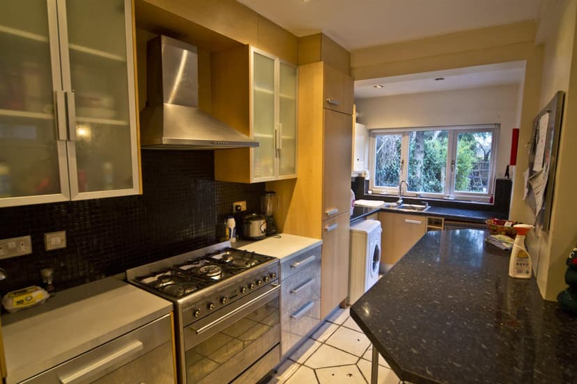 31 Gordon Road - Image 1