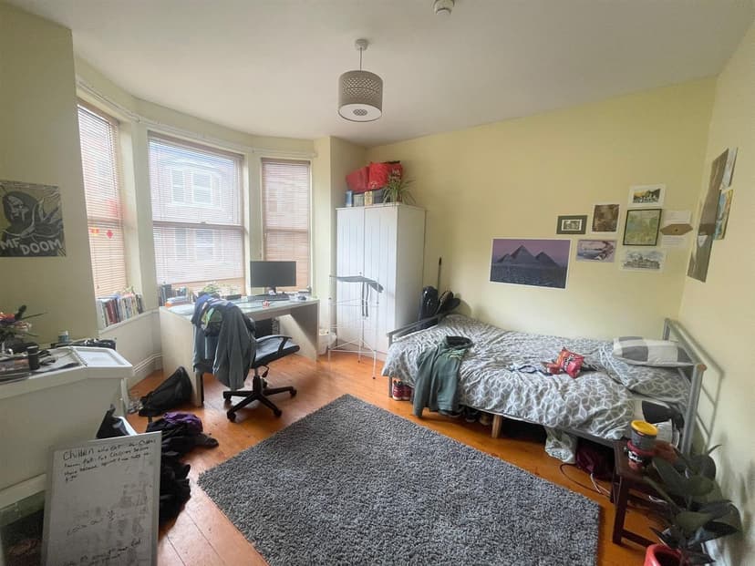 4 Kimbolton Avenue - Image 3