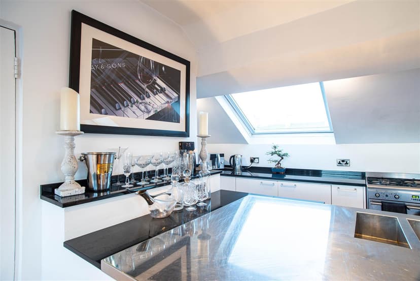 3A Western Terrace - Image 17