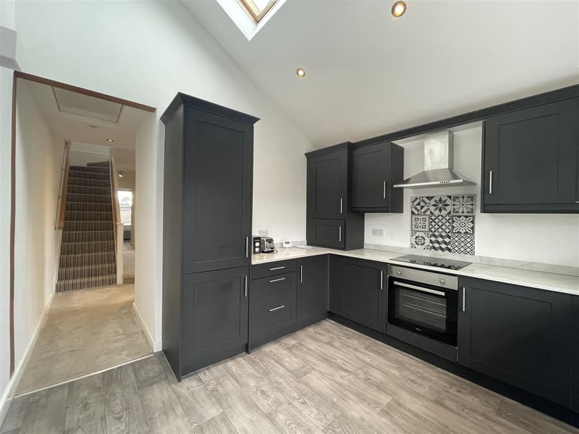 Flat 2, 7 Trevelyan Road - Image 3