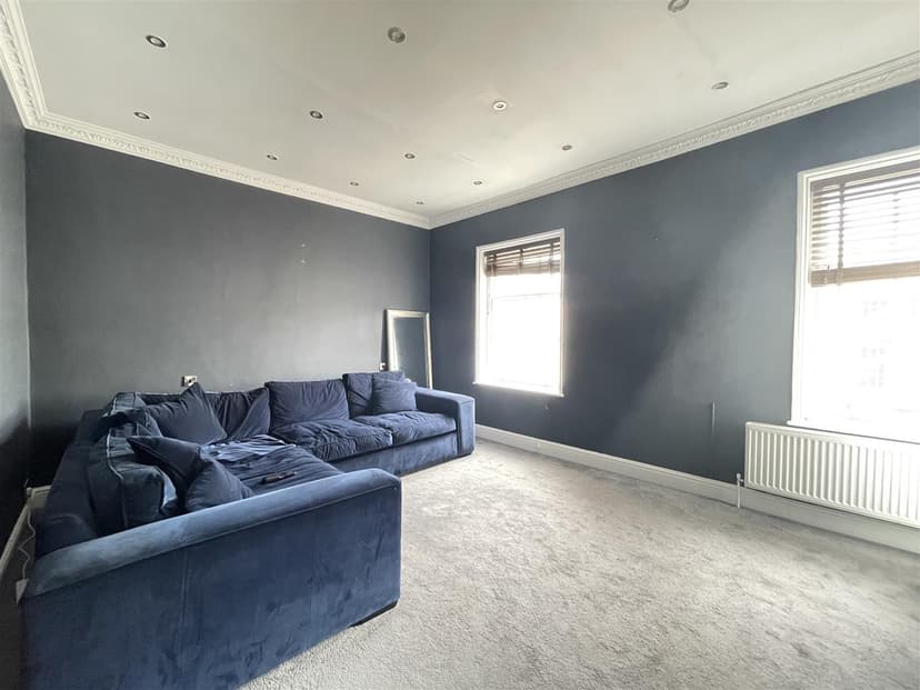 3A Western Terrace - Image 8