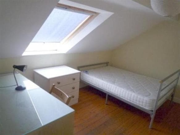 18 Bute Avenue - Image 9