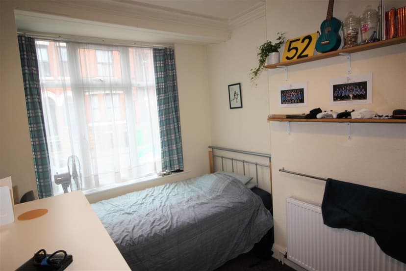 19 Midland Avenue - Image 2