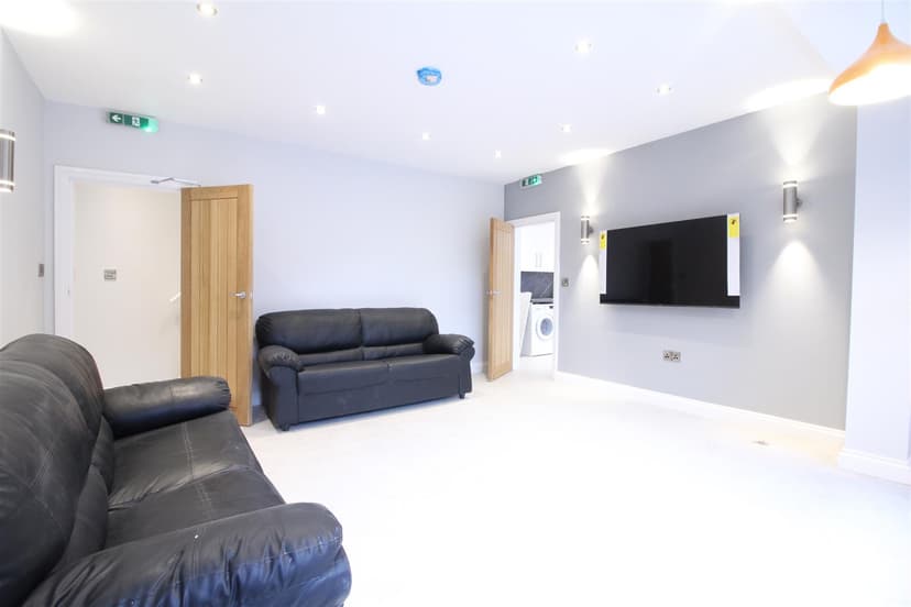 49 Fletcher Road - Image 3