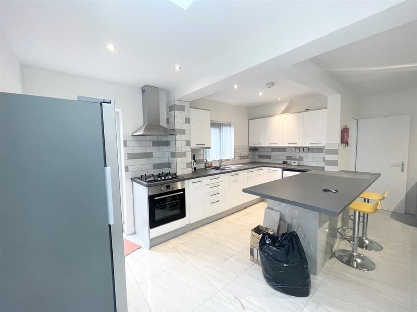 34 Coventry Road - Image 1