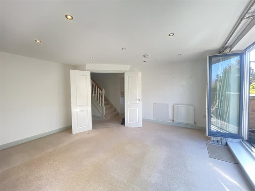 62 Deane Road - Image 3