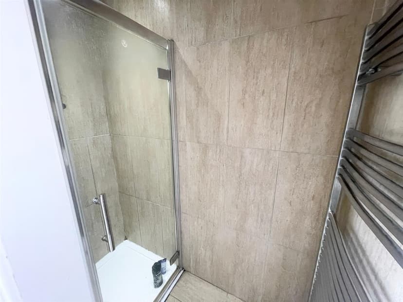 Flat 4 26 Annesley Grove - Image 8