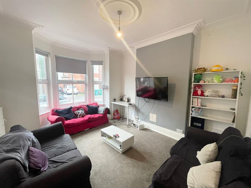 11 Gregory Avenue - Image 1