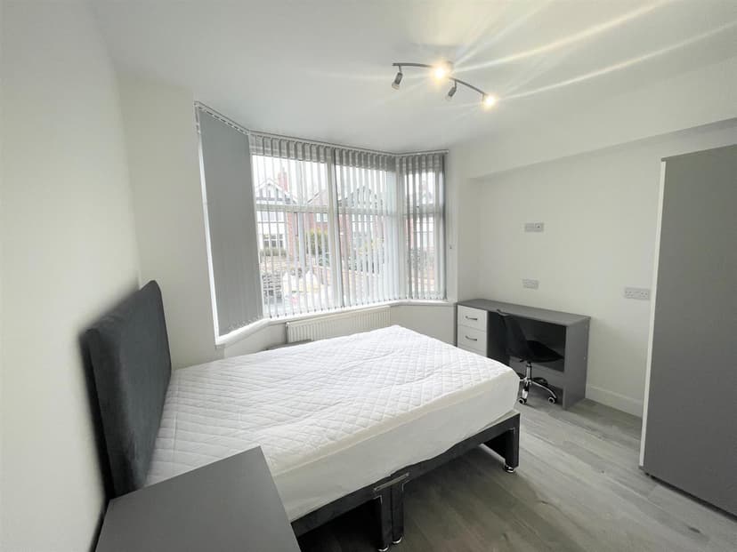 34 Coventry Road - Image 10