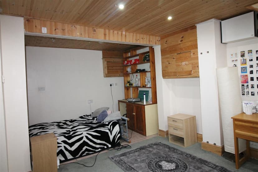 13 William Street - Image 3