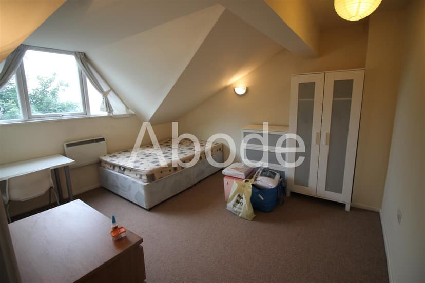 Apt 7 - 25 Moorland Avenue - Image 2