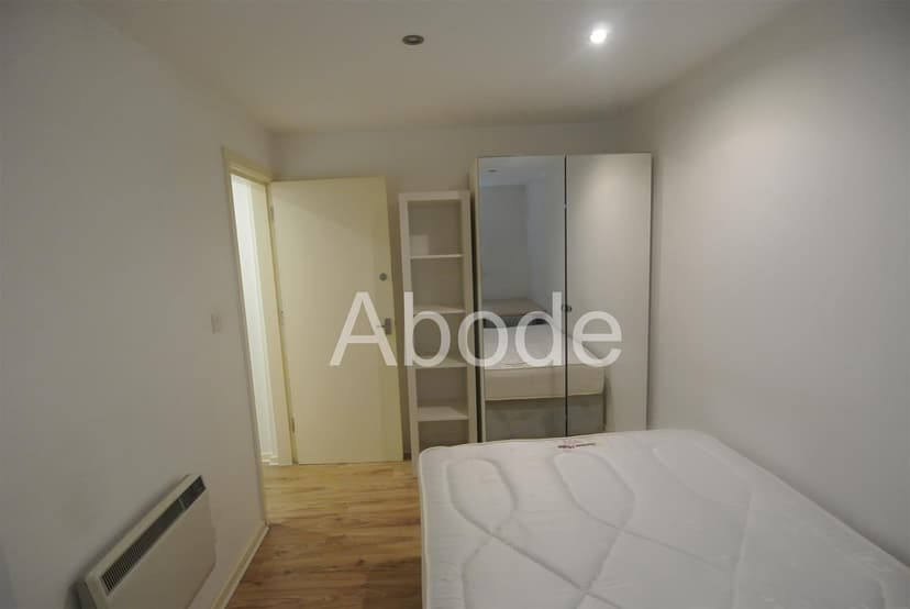 Apt 1 - 25 Moorland Avenue - Image 2